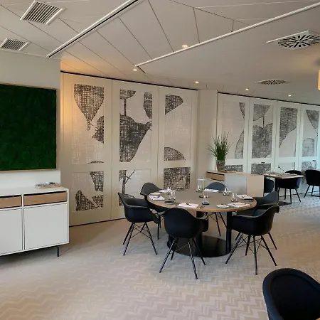 فندق Zum Bad لانغناو