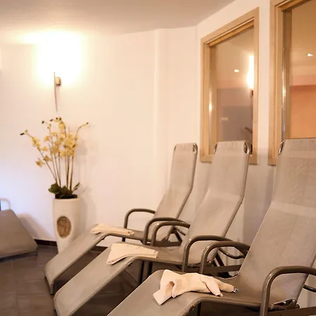 فندق Zum Bad لانغناو